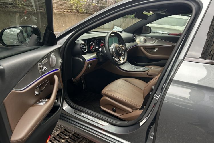Used Mercedes-Benz E-Class 2019 E 200 Sport Edition Interior 3