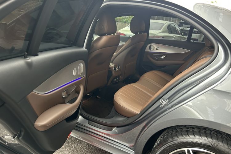 Used Mercedes-Benz E-Class 2019 E 200 Sport Edition Interior 4