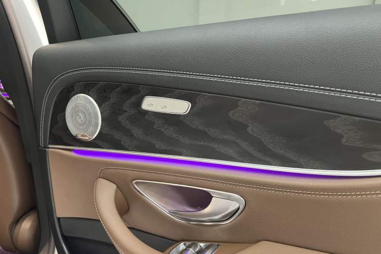 Used Mercedes-Benz E-Class 2019 Restyled E 300 L Sporty and Stylish Edition Interior 5