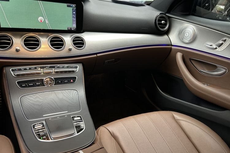 Used Mercedes-Benz E-Class 2019 E 200 Sport Edition Interior 7