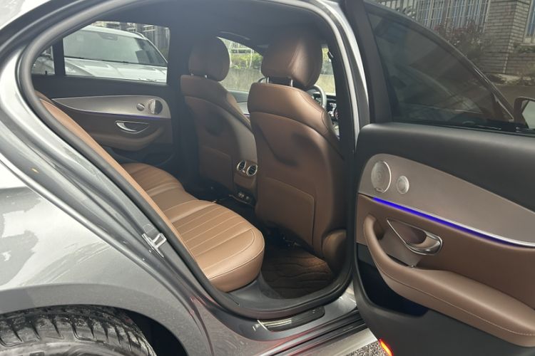 Used Mercedes-Benz E-Class 2019 E 200 Sport Edition Interior 9