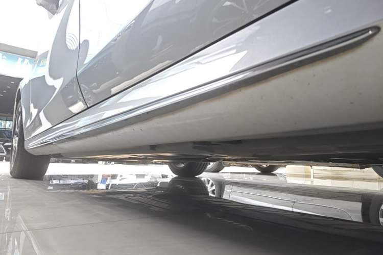 Used Mercedes-Benz E-Class 2019 Restyled E 300 L Sporty and Stylish Edition Left Side Sill