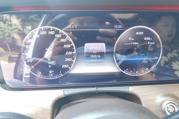 Used Mercedes-Benz E-Class 2019 E 200 L Odometer Close Up
