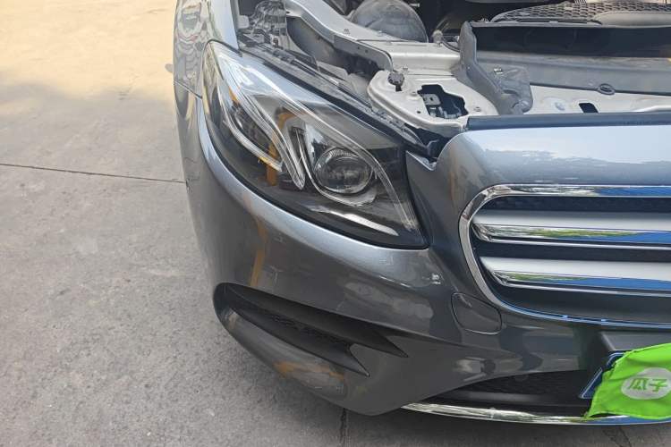Used Mercedes-Benz E-Class 2019 Restyled E 300 L Sport Luxury Edition Right Front Headlight