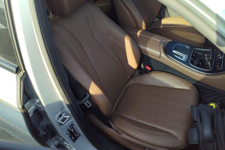 Used Mercedes-Benz E-Class 2019 E 260 Sport Edition Right Front Seat