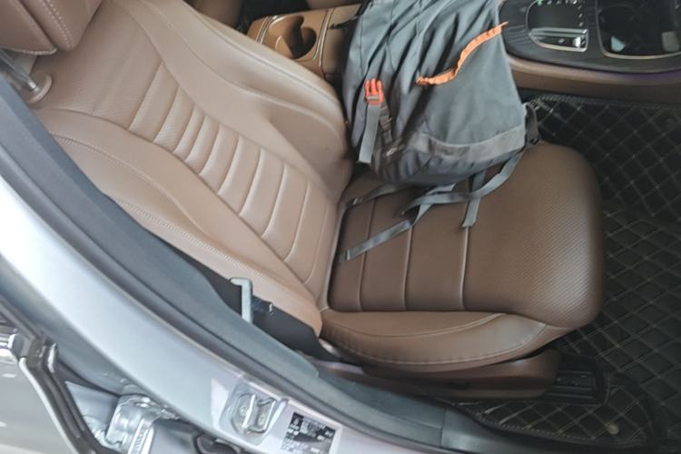 Used Mercedes-Benz E-Class 2019 Restyled E 300 L Sporty and Stylish Edition Right Front Seat