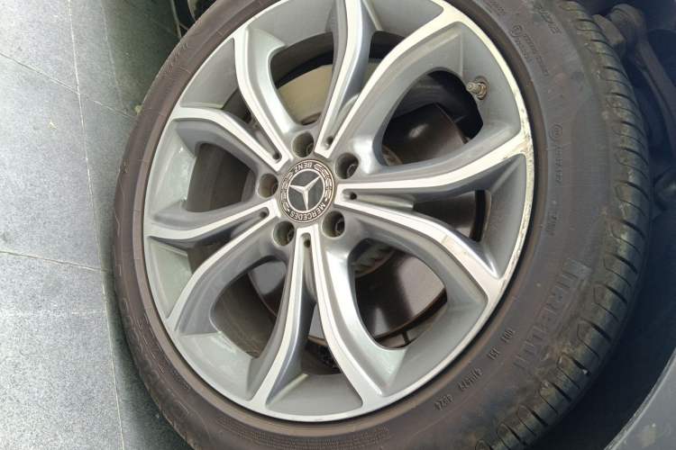 Used Mercedes-Benz E-Class 2019 E 300 L Stylish Model Right Front Wheel Hub