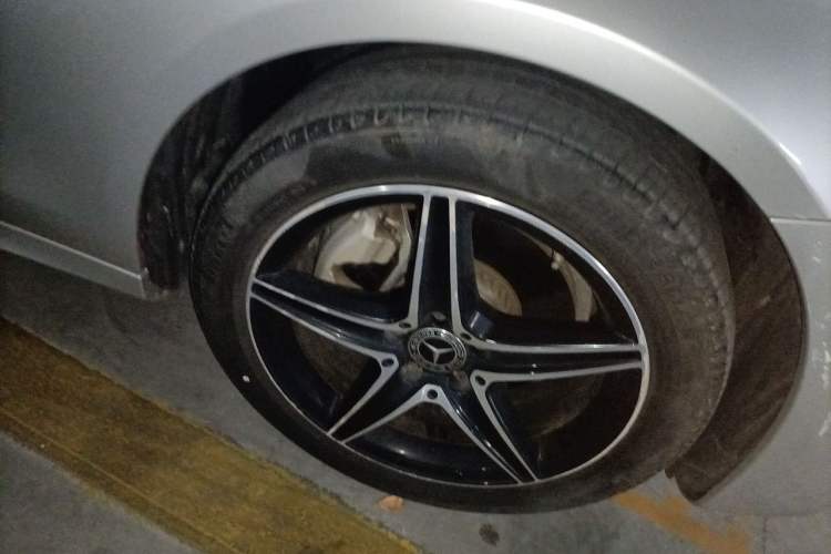 Used Mercedes-Benz E-Class 2019 E 260 Sport Edition Right Front Wheel Hub