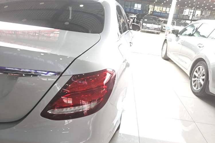 Used Mercedes-Benz E-Class 2019 Restyled E 300 L Sporty and Stylish Edition Right Rear Taillight
