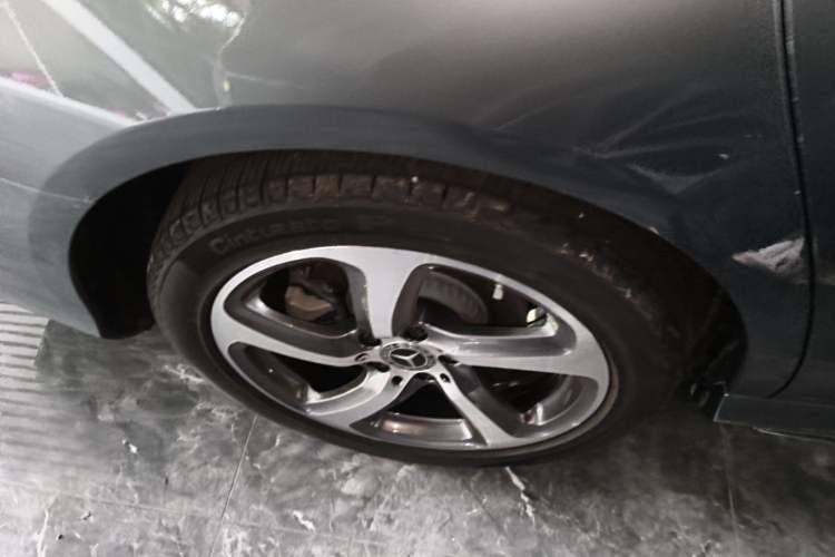 Used Mercedes-Benz E-Class 2019 Restyled E 300 L Sporty and Stylish Edition Right Rear Wheel Hub