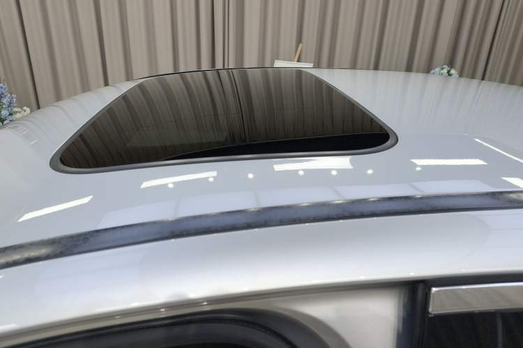 Used Mercedes-Benz E-Class 2019 E 260 L Sport Edition Roof