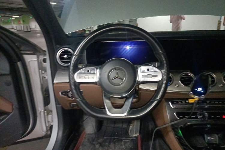 Used Mercedes-Benz E-Class 2019 E 260 Sport Edition Steering Wheel
