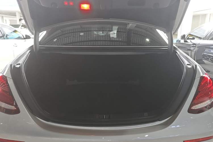 Used Mercedes-Benz E-Class 2019 Restyled E 300 L Sporty and Stylish Edition Trunk