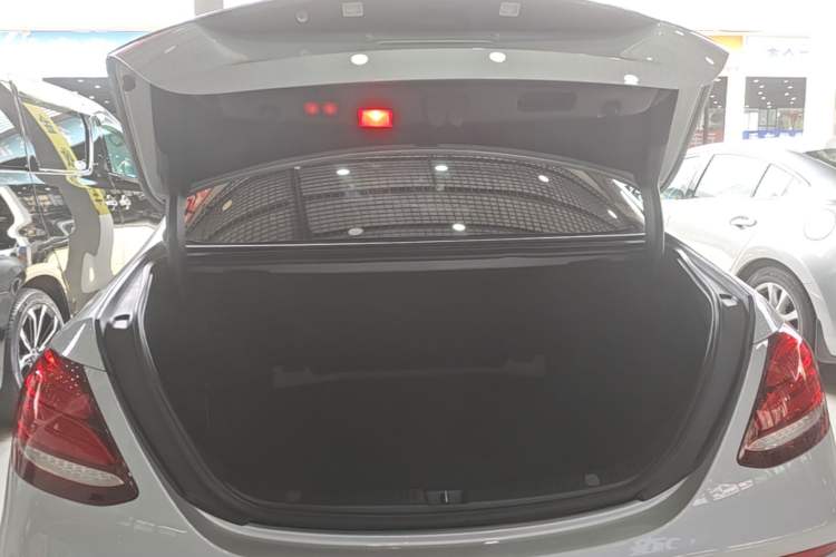 Used Mercedes-Benz E-Class 2019 Restyled E 300 L Sporty and Stylish Edition Trunk