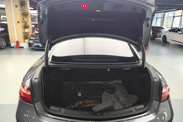 Used Mercedes-Benz E-Class 2019 E 200 Coupe Trunk