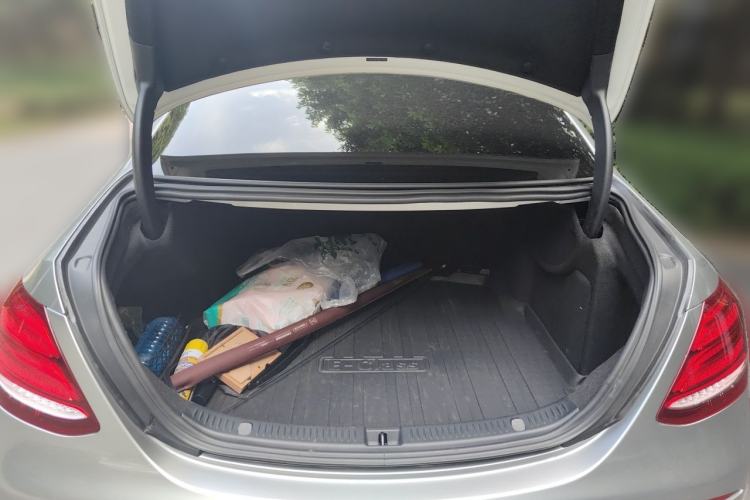 Used Mercedes-Benz E-Class 2019 E 200 L Trunk