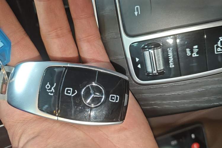 Used Mercedes-Benz E-Class 2019 Restyled E 300 L Sporty and Stylish Edition Vehicle Key