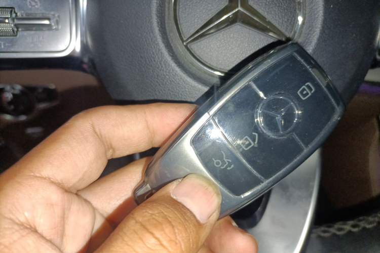 Used Mercedes-Benz E-Class 2019 E 260 Sport Edition Vehicle Key