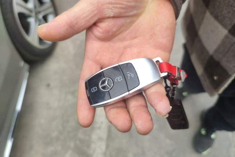 Used Mercedes-Benz E-Class 2019 E 260 L Sport Edition Vehicle Key