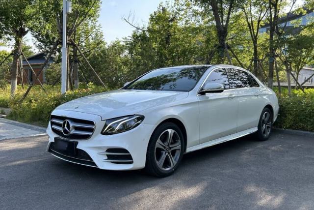 Ojetý Mercedes-Benz E-Class 2019 E 200 L Sport Edition