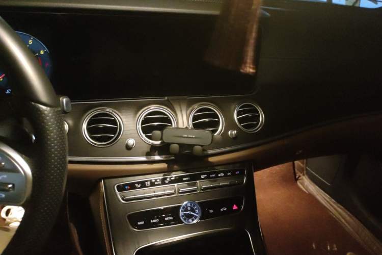 Used Mercedes-Benz E-Class 2019 Restyled E 300 L Sporty and Stylish Edition Audio And AC Panel