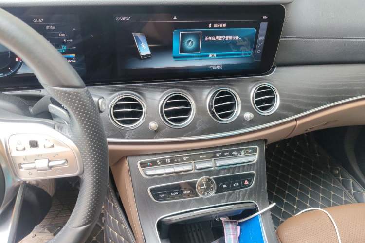 Used Mercedes-Benz E-Class 2019 Restyled E 300 L Sport Luxury Edition Audio And AC Panel
