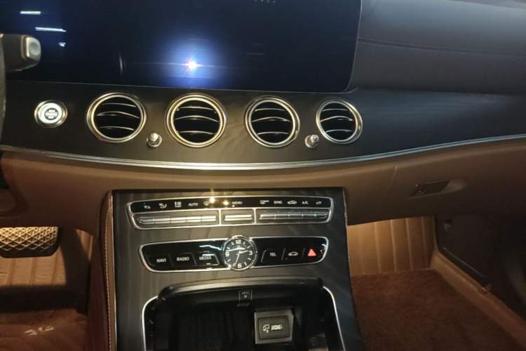 Used Mercedes-Benz E-Class 2019 E 200 L Sport Edition Audio And AC Panel