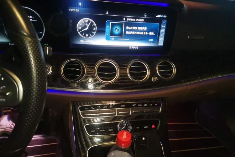 Used Mercedes-Benz E-Class 2019 Restyled E 300 L Sport Luxury Edition Audio And AC Panel