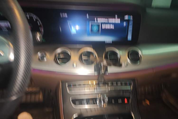 Used Mercedes-Benz E-Class 2019 E 260 Sport Edition Audio And AC Panel
