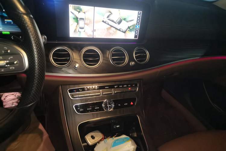 Used Mercedes-Benz E-Class 2019 E 260 L Sport 4MATIC Audio And AC Panel