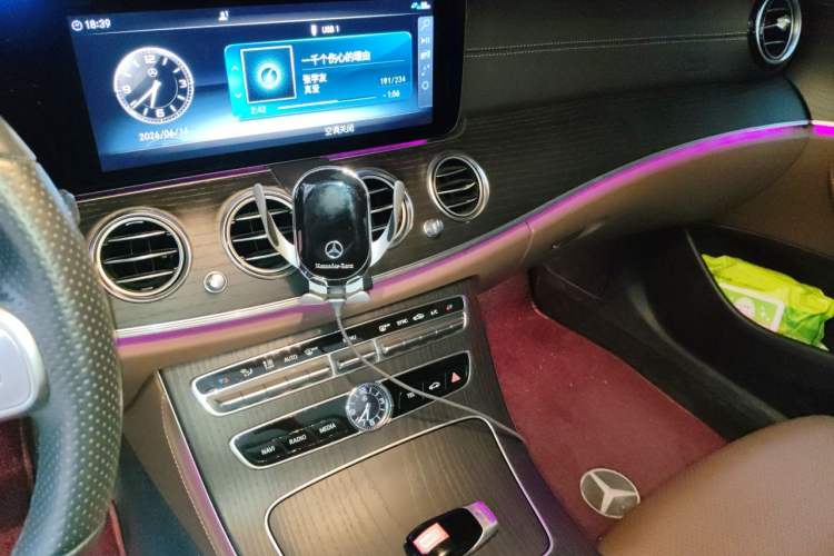 Used Mercedes-Benz E-Class 2019 E 260 L Sport 4MATIC Audio And AC Panel