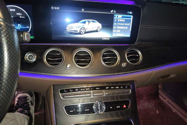 Used Mercedes-Benz E-Class 2019 E 300 L Sport Luxury Edition Audio And AC Panel