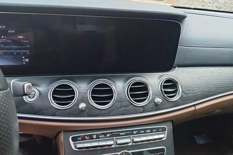 Used Mercedes-Benz E-Class 2019 E 200 L Sport Edition Audio And AC Panel