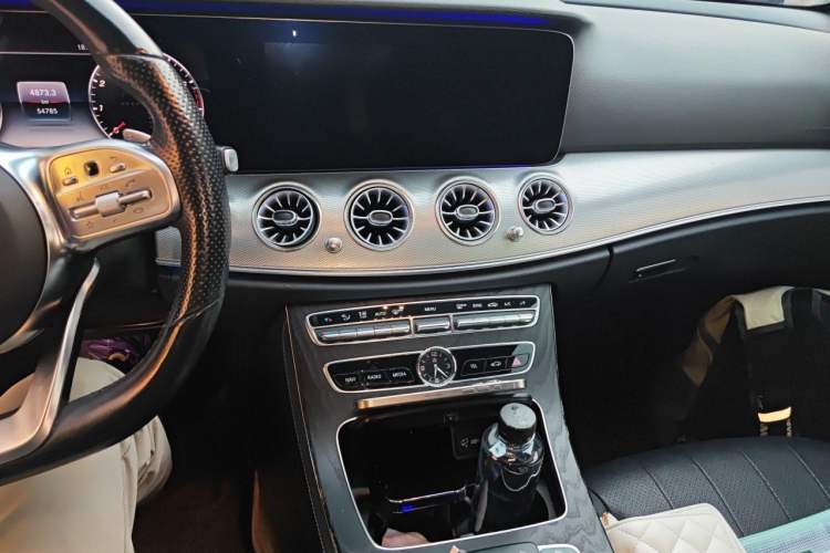 Used Mercedes-Benz E-Class 2019 E 260 Sport Edition Audio And AC Panel