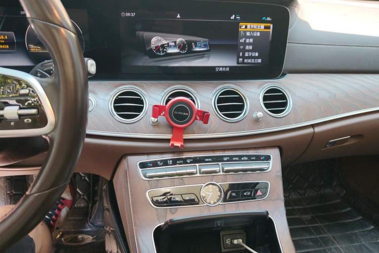 Used Mercedes-Benz E-Class 2019 E 300 L Luxury Model Audio And AC Panel