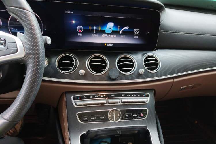 Used Mercedes-Benz E-Class 2019 E 300 L Sport Luxury Edition Audio And AC Panel