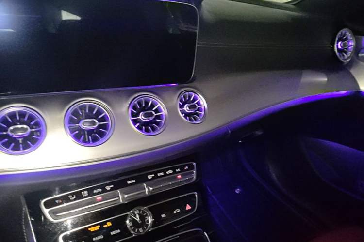 Used Mercedes-Benz E-Class 2019 E 200 Coupe Audio And AC Panel