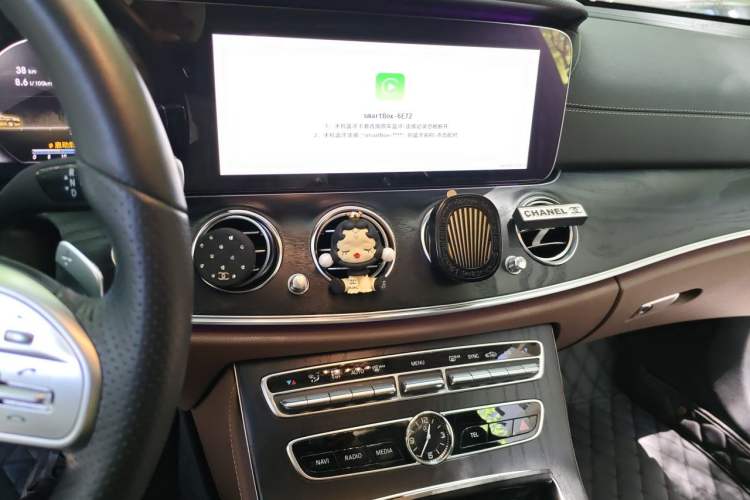 Used Mercedes-Benz E-Class 2019 Restyled E 300 L Sport Luxury Edition Audio And AC Panel
