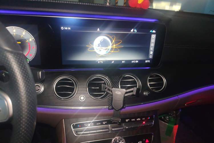 Used Mercedes-Benz E-Class 2019 E 260 L Sport 4MATIC Audio And AC Panel