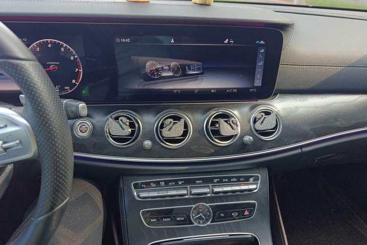 Used Mercedes-Benz E-Class 2019 E 300 L Sporty and Stylish Model Audio And AC Panel