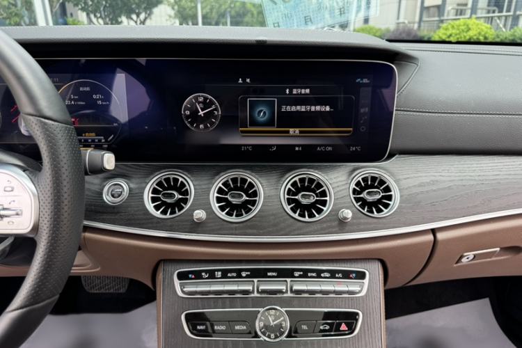 Used Mercedes-Benz E-Class 2019 Restyled E 300 L Sporty and Stylish Edition Audio And AC Panel