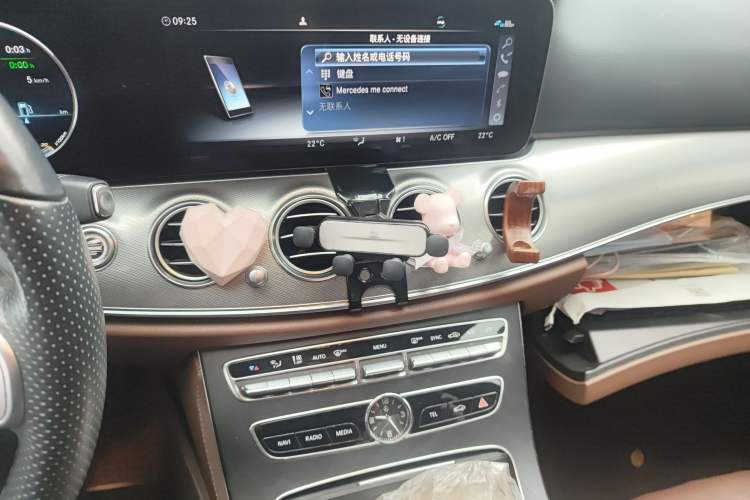 Used Mercedes-Benz E-Class 2019 E 260 Sport Edition Audio And AC Panel