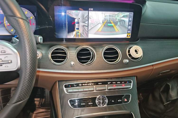 Used Mercedes-Benz E-Class 2019 Restyled E 300 L Sport Luxury Edition Audio And AC Panel