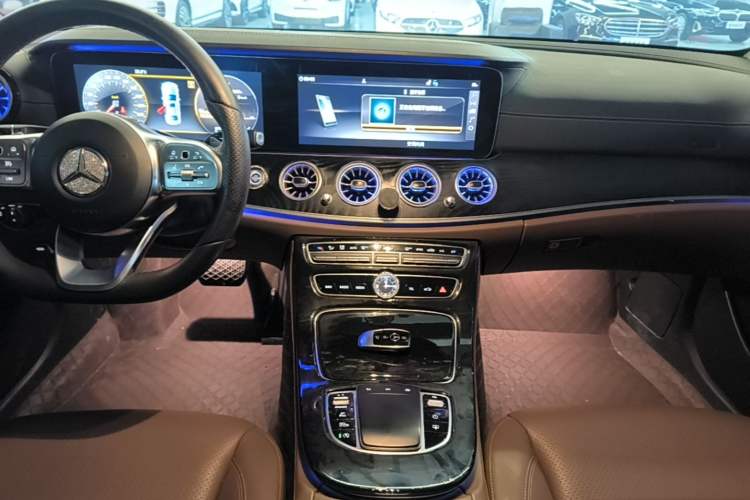Used Mercedes-Benz E-Class 2019 E 300 L Sport Luxury Edition Audio And AC Panel