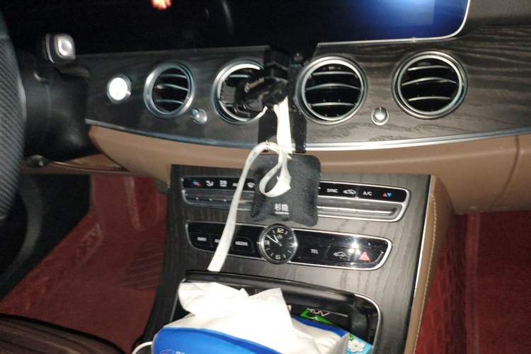 Used Mercedes-Benz E-Class 2019 E 260 L Sport 4MATIC Audio And AC Panel