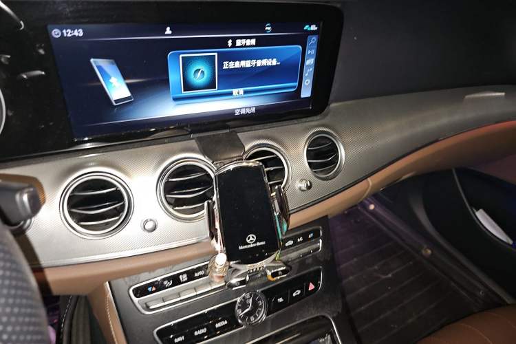 Used Mercedes-Benz E-Class 2019 E 200 Sport Edition Audio And AC Panel