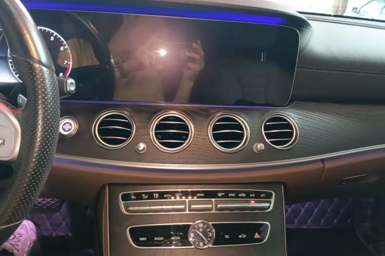 Used Mercedes-Benz E-Class 2019 Restyled E 300 L Sporty and Stylish Edition Audio And AC Panel