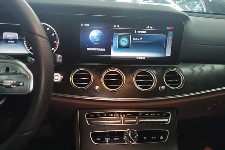 Used Mercedes-Benz E-Class 2019 E 200 L Sport Edition Audio And AC Panel