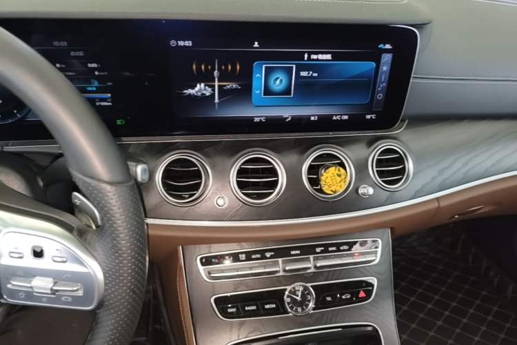 Used Mercedes-Benz E-Class 2019 E 300 L Sport Luxury Edition Audio And AC Panel