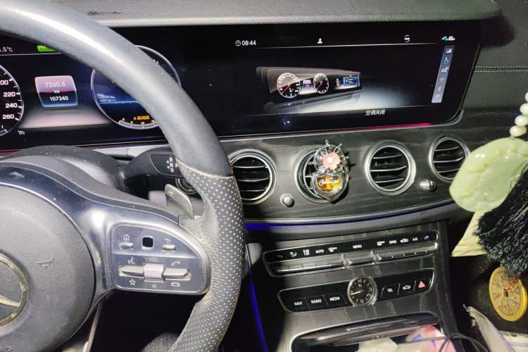 Used Mercedes-Benz E-Class 2019 E 260 L Sport Edition Audio And AC Panel